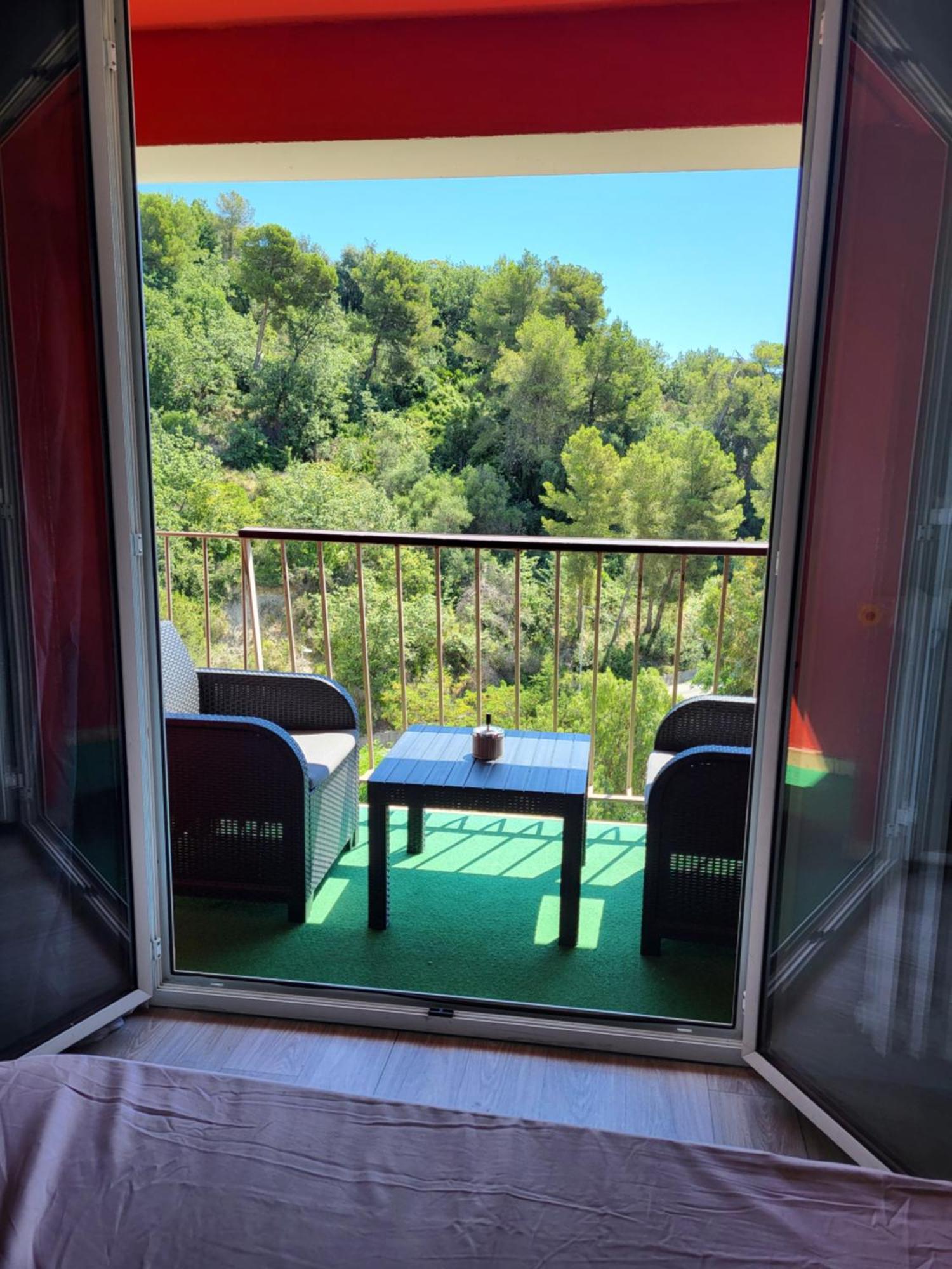Private Room-2 In Hannana Apartment- 2 Min Walk To Tram 12 Min To Nice Train Station 15 Min To Massena Place Eksteriør billede